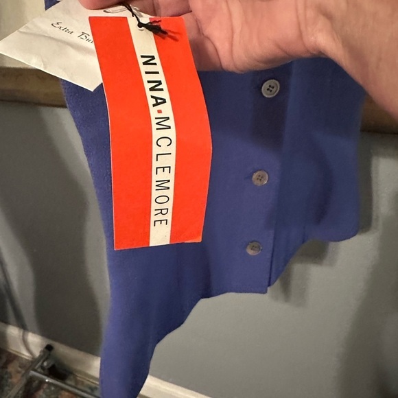 Nina Mclemore size 4 top. Buttons down back. Lined - Picture 4 of 7